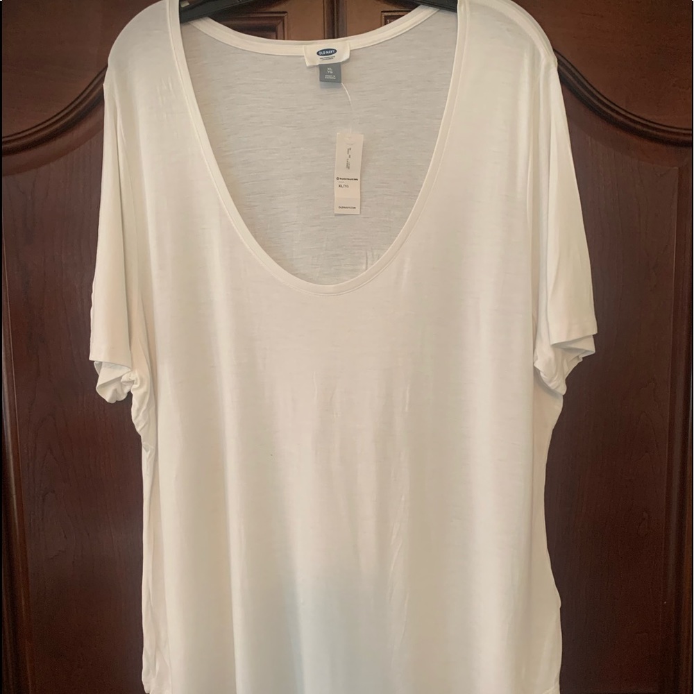 BNWT Old Navy tee shirt 👚